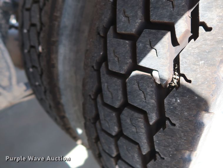 image for item DG7011 2008 Freightliner FLD semi truck