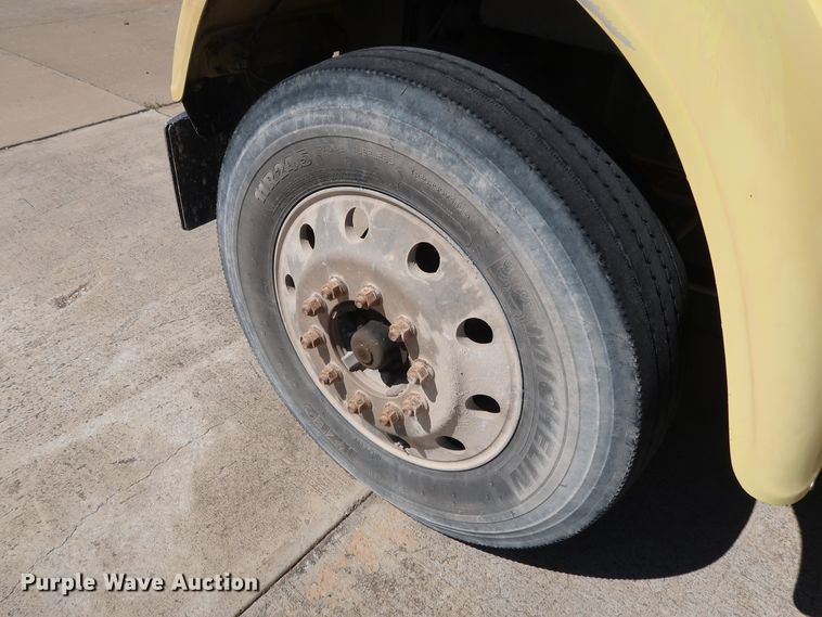 image for item DG7011 2008 Freightliner FLD semi truck