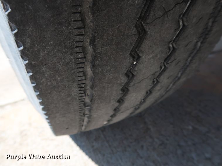 image for item DG7011 2008 Freightliner FLD semi truck