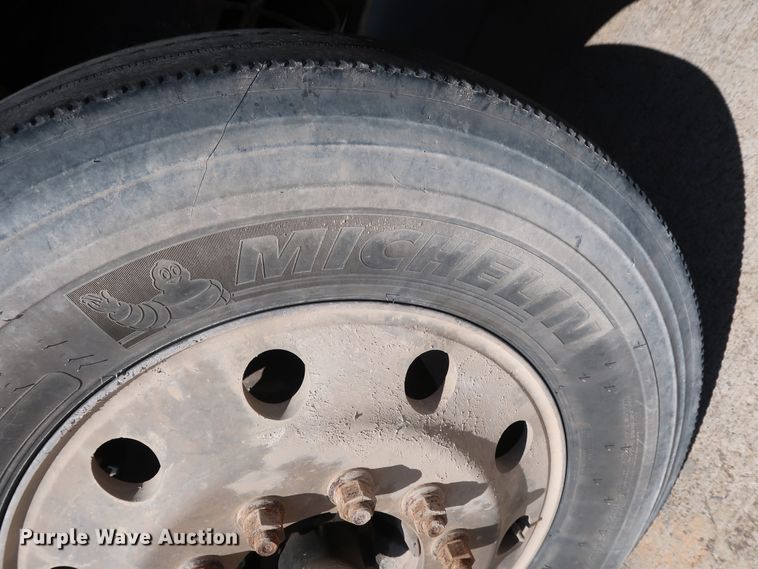 image for item DG7011 2008 Freightliner FLD semi truck