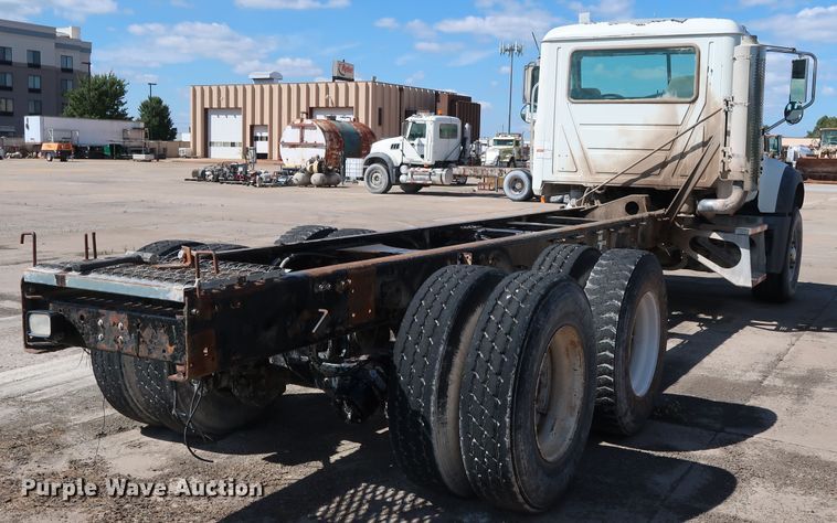 image for item DG7012 2007 Mack CTP713 truck cab and chassis