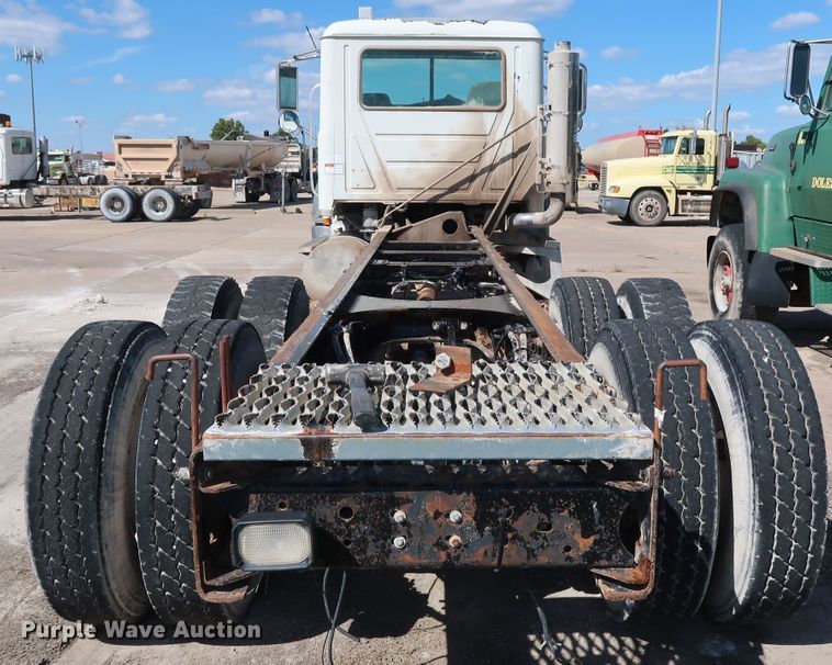 image for item DG7012 2007 Mack CTP713 truck cab and chassis