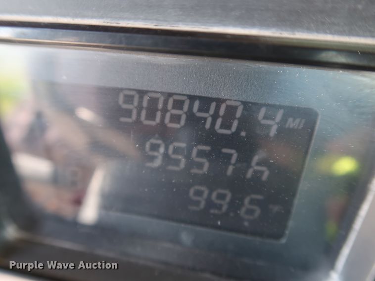 image for item DG7012 2007 Mack CTP713 truck cab and chassis