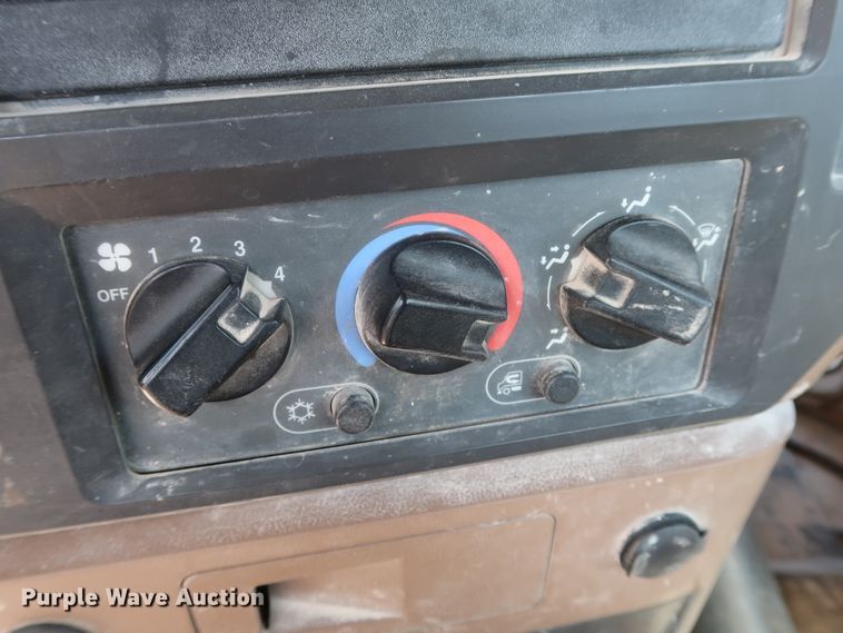 image for item DG7012 2007 Mack CTP713 truck cab and chassis