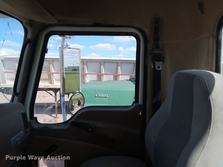 image for item DG7012 2007 Mack CTP713 truck cab and chassis