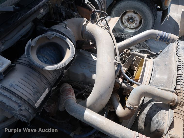 image for item DG7012 2007 Mack CTP713 truck cab and chassis