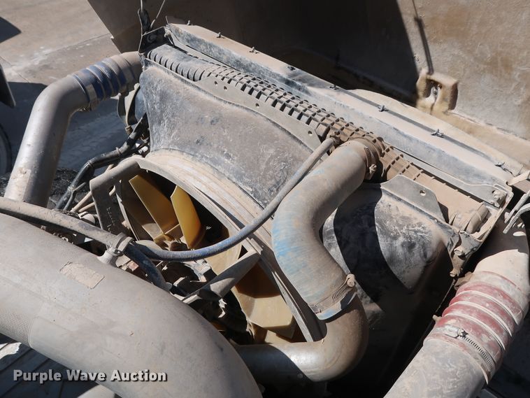 image for item DG7012 2007 Mack CTP713 truck cab and chassis