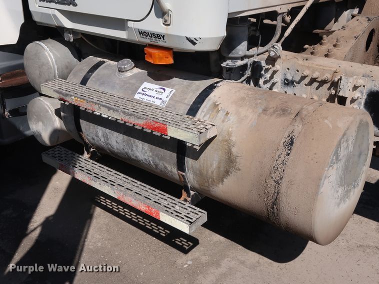 image for item DG7012 2007 Mack CTP713 truck cab and chassis