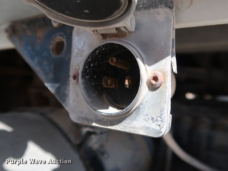 image for item DG7012 2007 Mack CTP713 truck cab and chassis