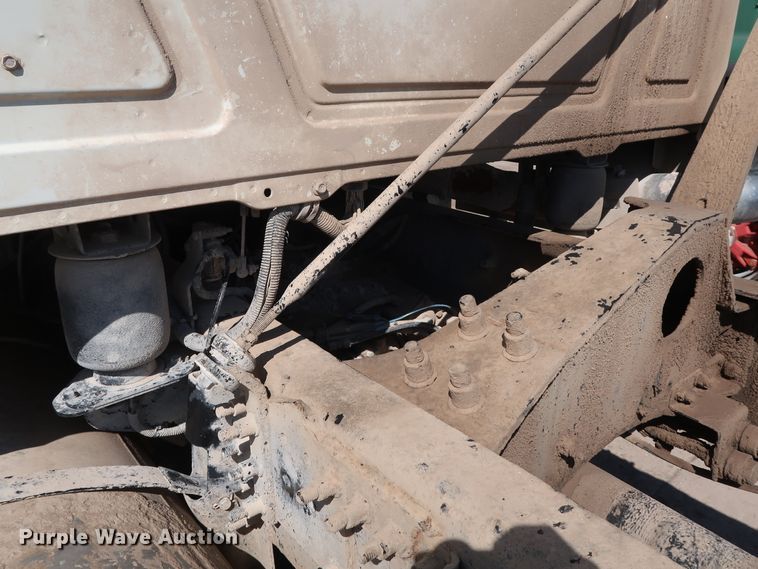 image for item DG7012 2007 Mack CTP713 truck cab and chassis