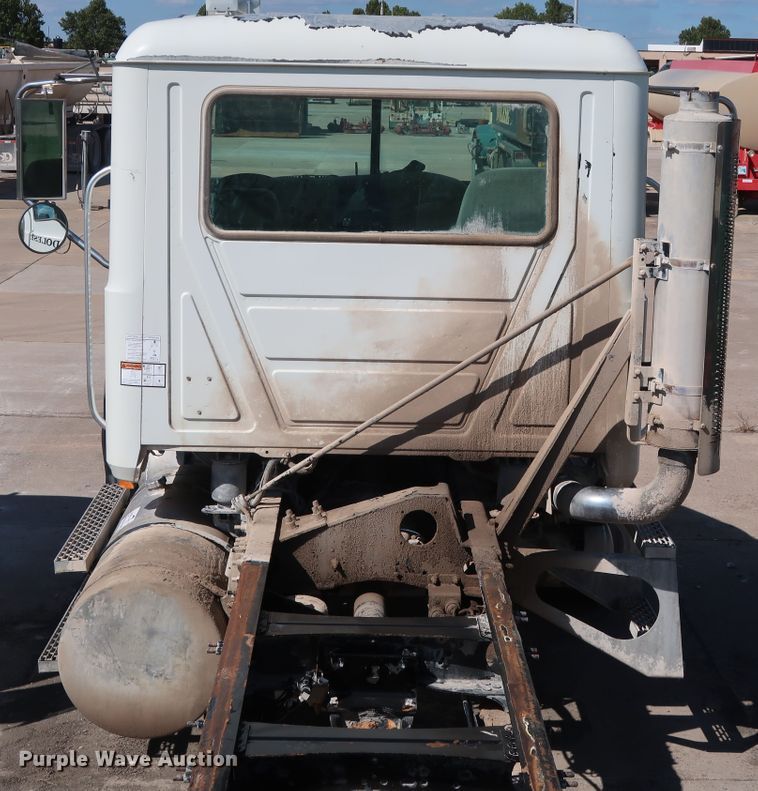 image for item DG7012 2007 Mack CTP713 truck cab and chassis