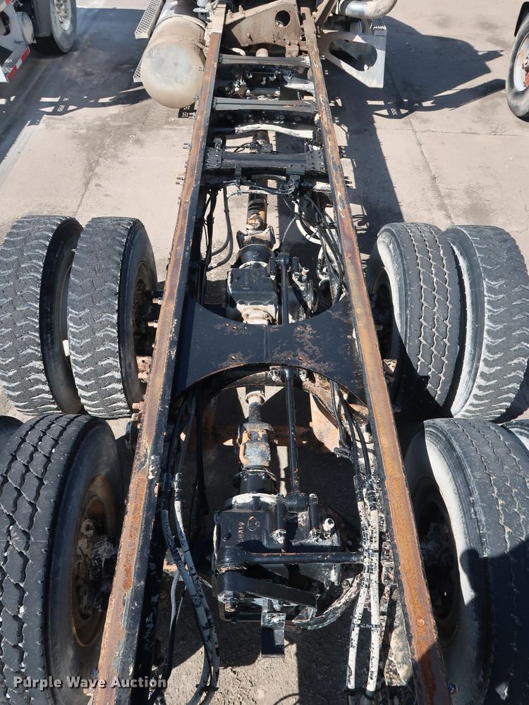 image for item DG7012 2007 Mack CTP713 truck cab and chassis