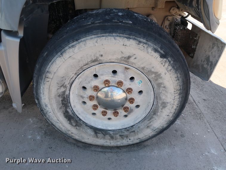 image for item DG7012 2007 Mack CTP713 truck cab and chassis