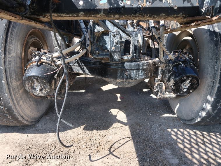 image for item DG7012 2007 Mack CTP713 truck cab and chassis