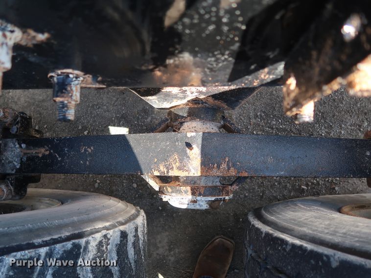 image for item DG7012 2007 Mack CTP713 truck cab and chassis