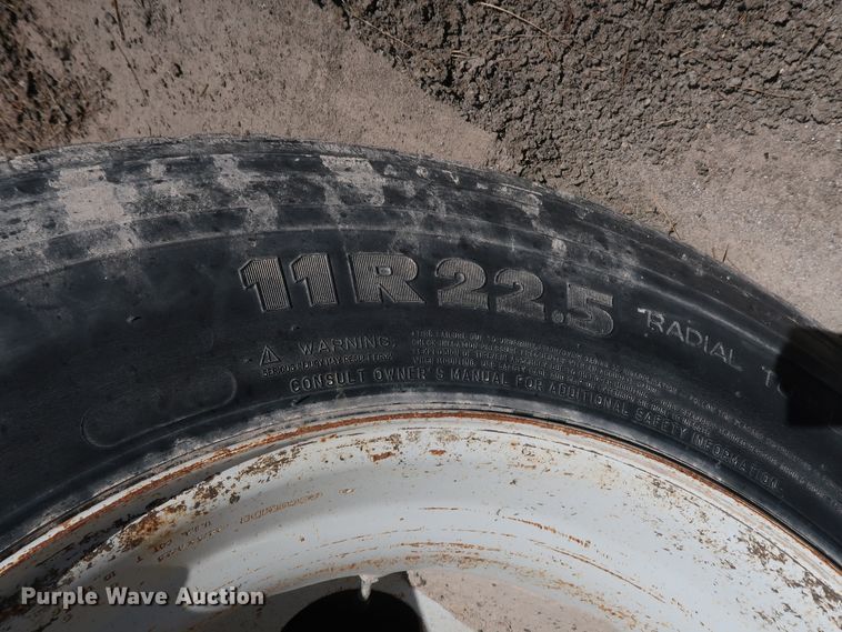 image for item DG7012 2007 Mack CTP713 truck cab and chassis