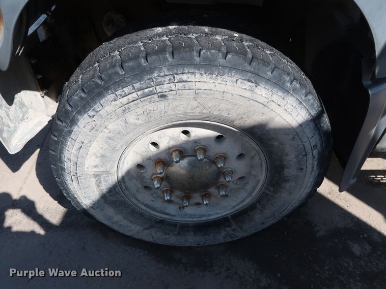 image for item DG7012 2007 Mack CTP713 truck cab and chassis