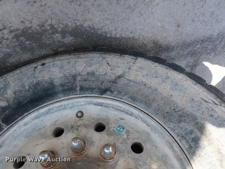 image for item DG7012 2007 Mack CTP713 truck cab and chassis