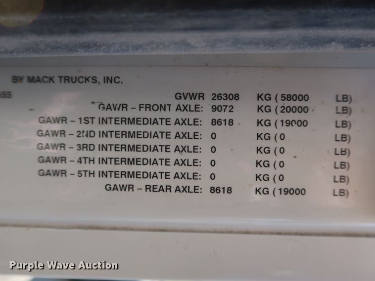 image for item DG7012 2007 Mack CTP713 truck cab and chassis