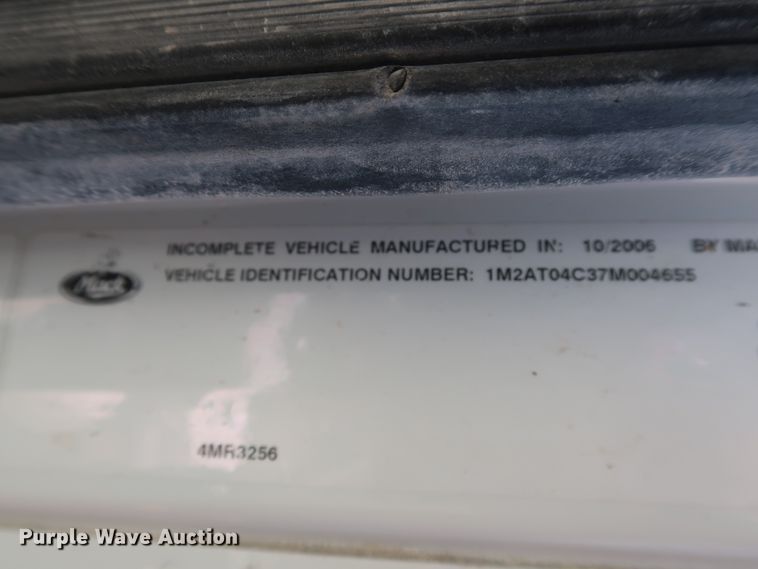 image for item DG7012 2007 Mack CTP713 truck cab and chassis