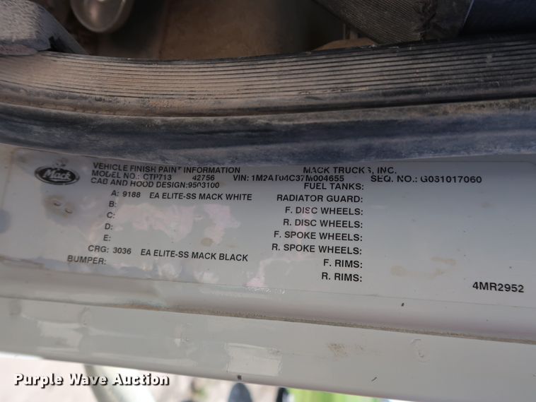 image for item DG7012 2007 Mack CTP713 truck cab and chassis