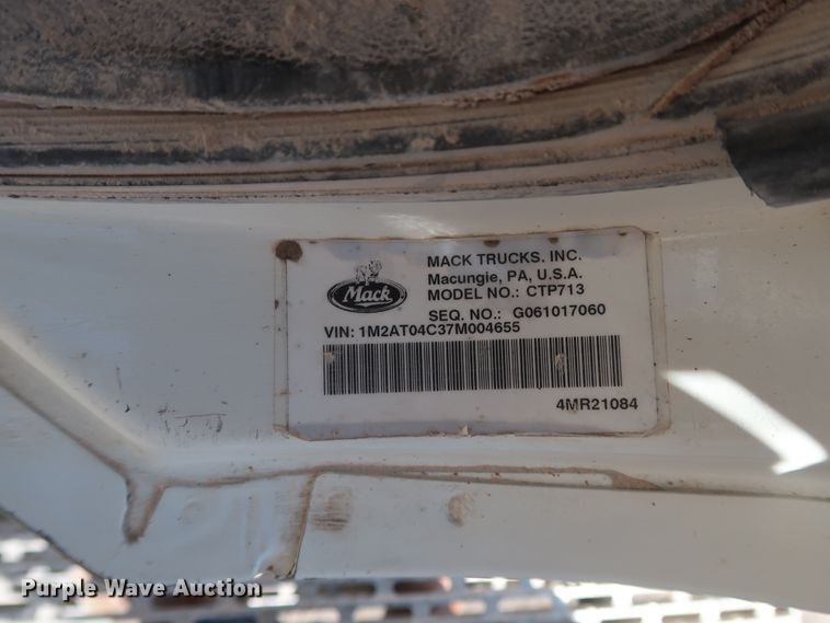 image for item DG7012 2007 Mack CTP713 truck cab and chassis