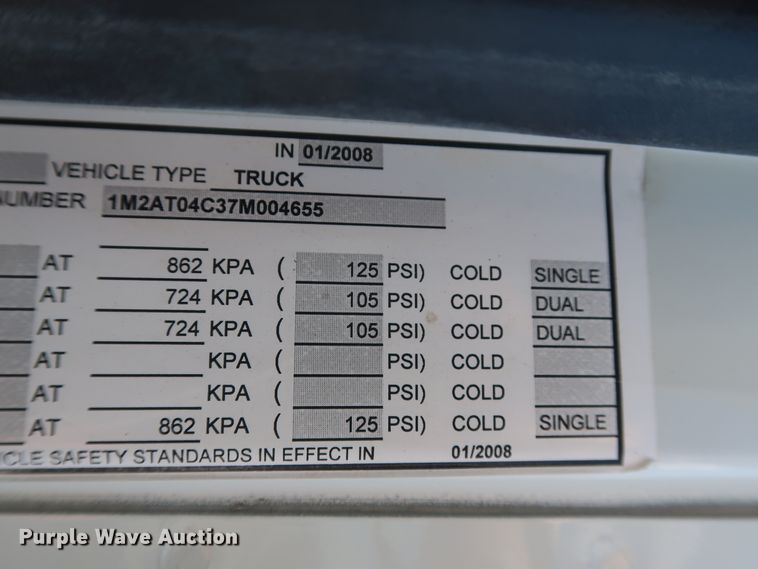 image for item DG7012 2007 Mack CTP713 truck cab and chassis