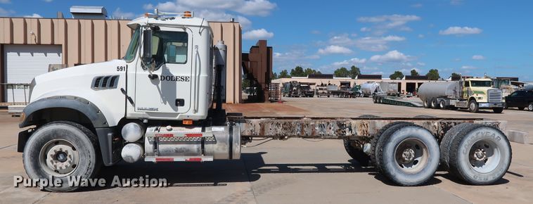 image for item DG7013 2007 Mack CTP713 truck cab and chassis