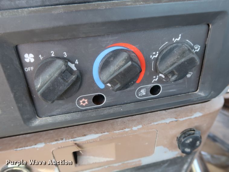 image for item DG7013 2007 Mack CTP713 truck cab and chassis