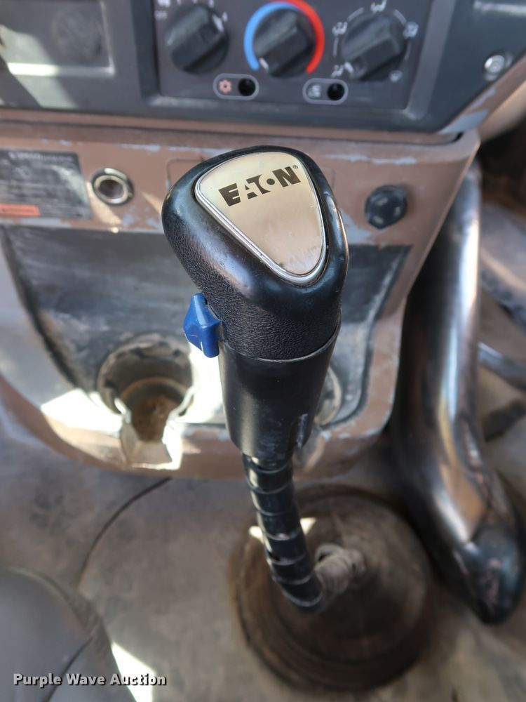 image for item DG7013 2007 Mack CTP713 truck cab and chassis