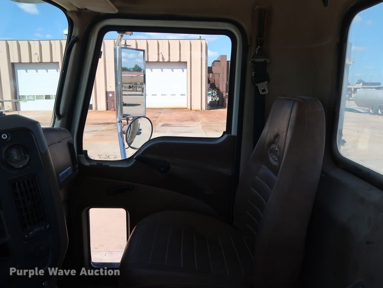 image for item DG7013 2007 Mack CTP713 truck cab and chassis