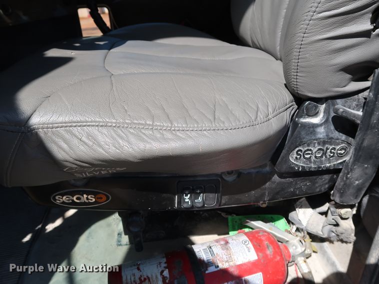 image for item DG7013 2007 Mack CTP713 truck cab and chassis