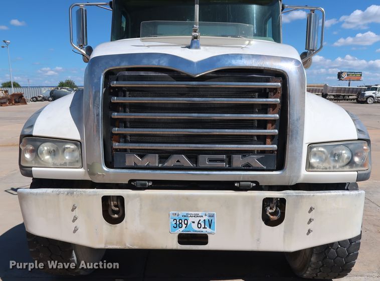 image for item DG7013 2007 Mack CTP713 truck cab and chassis