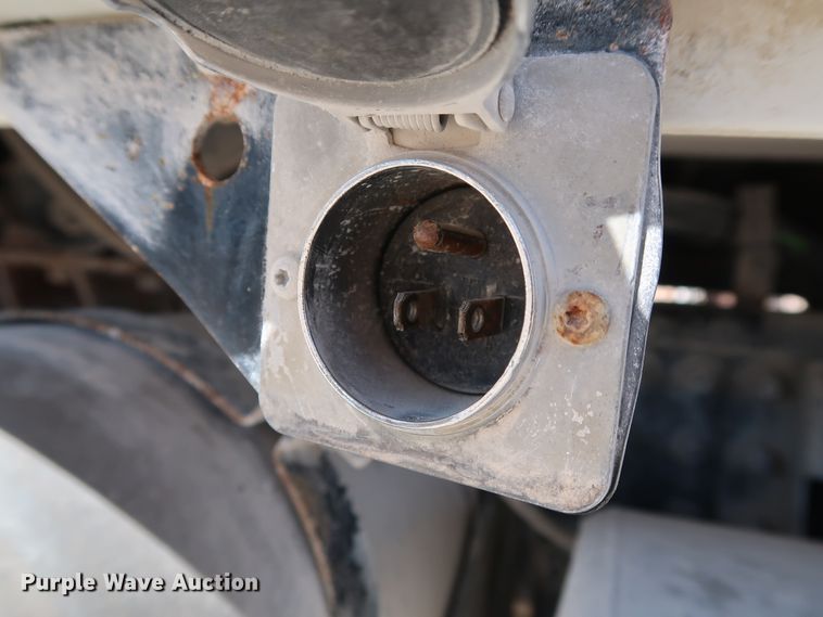 image for item DG7013 2007 Mack CTP713 truck cab and chassis