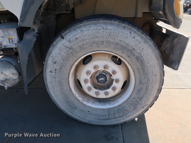 image for item DG7013 2007 Mack CTP713 truck cab and chassis