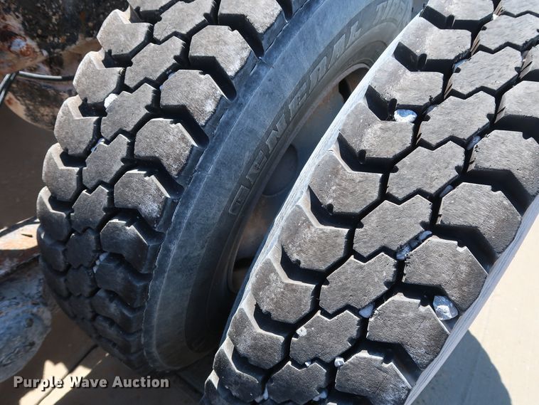 image for item DG7013 2007 Mack CTP713 truck cab and chassis