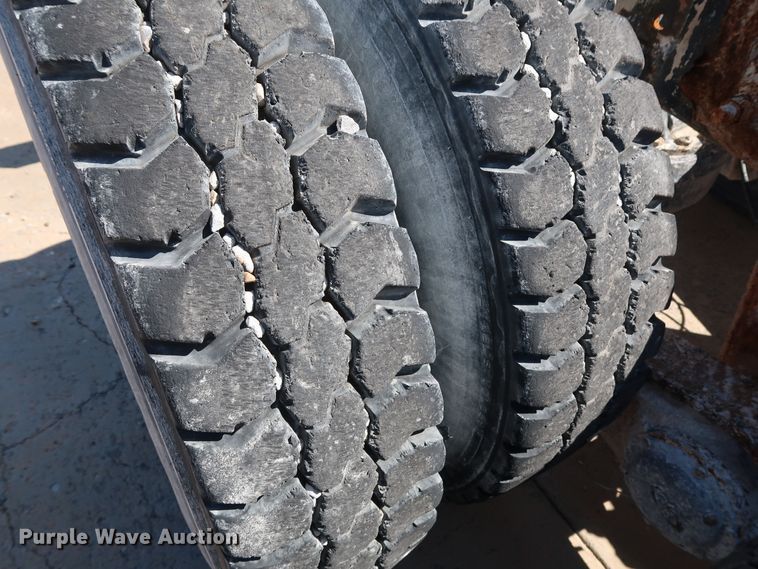 image for item DG7013 2007 Mack CTP713 truck cab and chassis