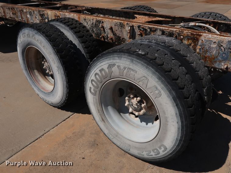 image for item DG7013 2007 Mack CTP713 truck cab and chassis