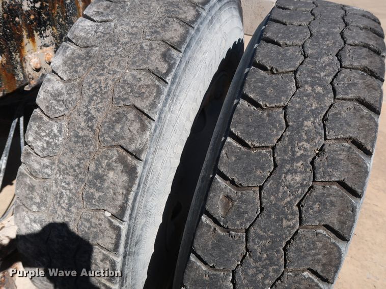 image for item DG7013 2007 Mack CTP713 truck cab and chassis