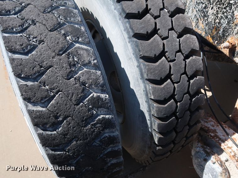 image for item DG7013 2007 Mack CTP713 truck cab and chassis