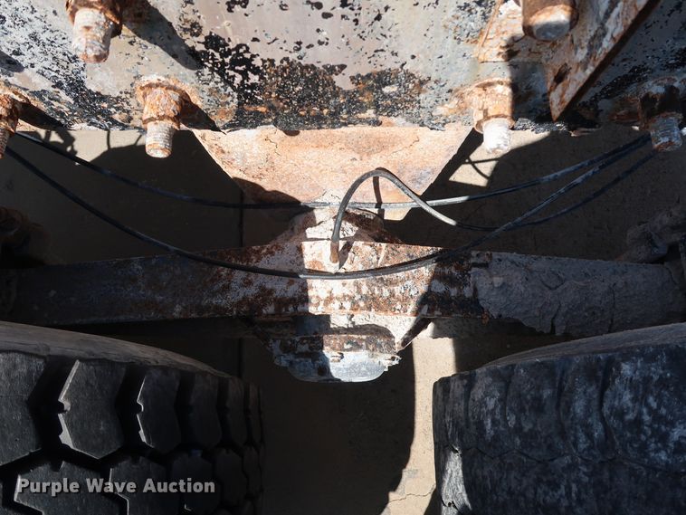 image for item DG7013 2007 Mack CTP713 truck cab and chassis