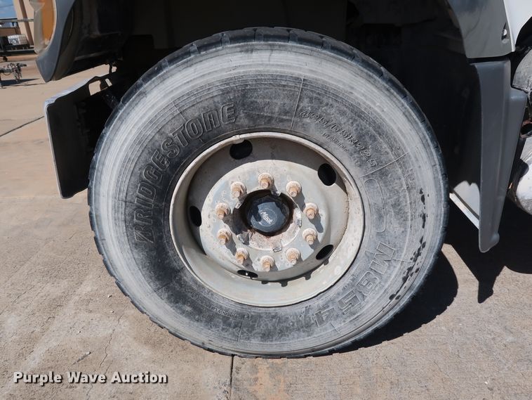 image for item DG7013 2007 Mack CTP713 truck cab and chassis