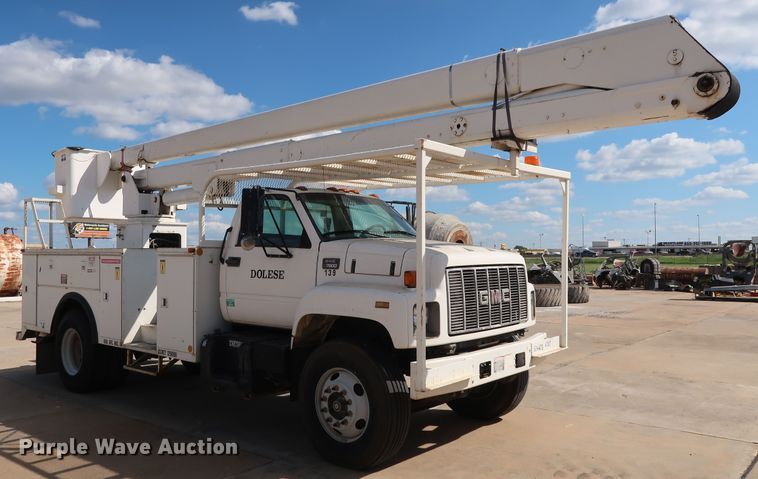 image for item DG7015 2000 GMC C7500 bucket truck