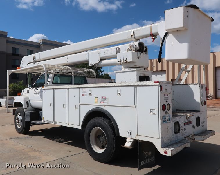 image for item DG7015 2000 GMC C7500 bucket truck