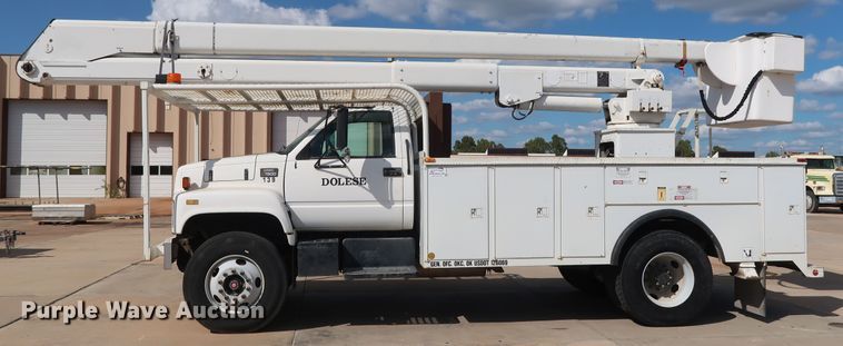 image for item DG7015 2000 GMC C7500 bucket truck