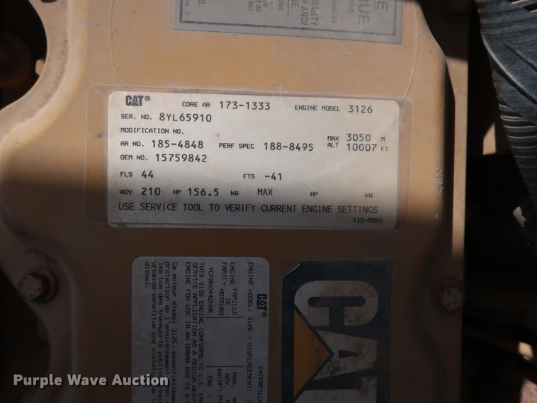 image for item DG7015 2000 GMC C7500 bucket truck