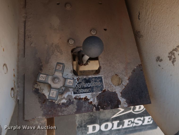 image for item DG7015 2000 GMC C7500 bucket truck