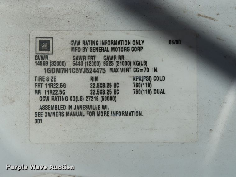 image for item DG7015 2000 GMC C7500 bucket truck