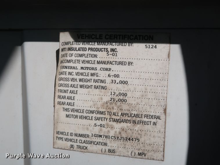 image for item DG7015 2000 GMC C7500 bucket truck