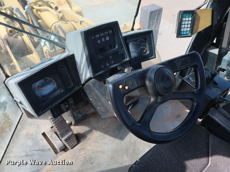 image for item DG7017 1996 Caterpillar 980G wheel loader